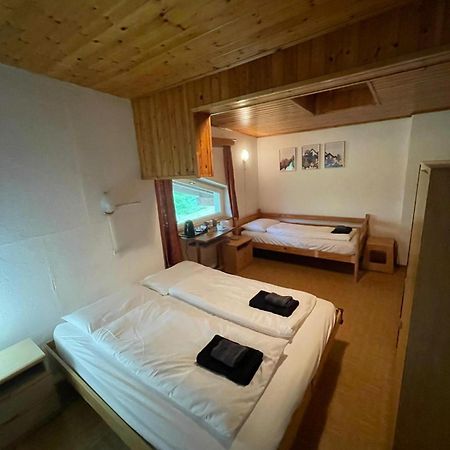 מלון Pera Picchio Rosso - Stanza Privata Con Bagno In Val Di Fassa מראה חיצוני תמונה