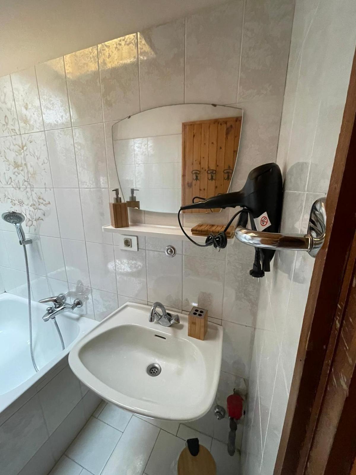 מלון Pera Picchio Rosso - Stanza Privata Con Bagno In Val Di Fassa מראה חיצוני תמונה