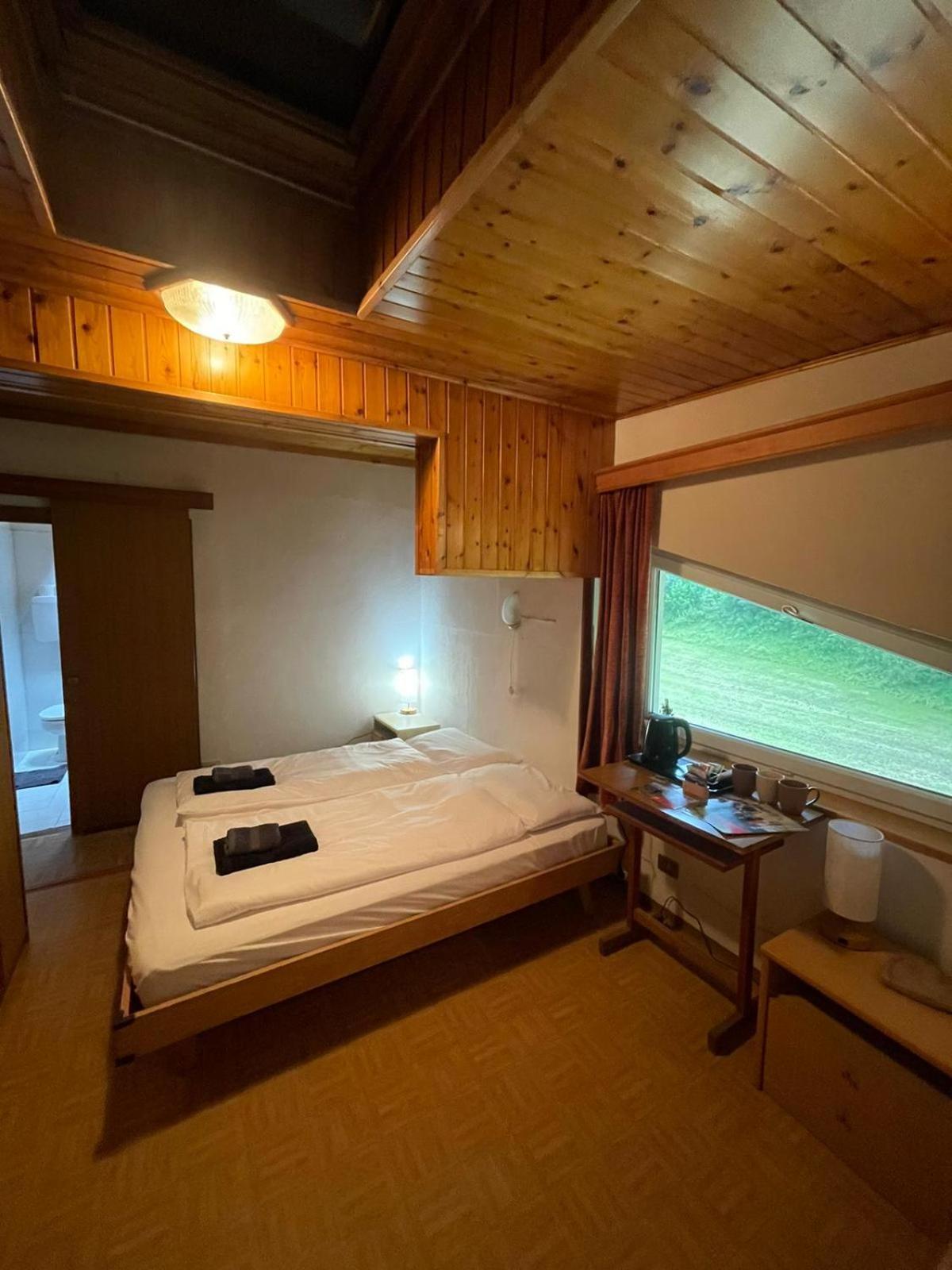 מלון Pera Picchio Rosso - Stanza Privata Con Bagno In Val Di Fassa מראה חיצוני תמונה