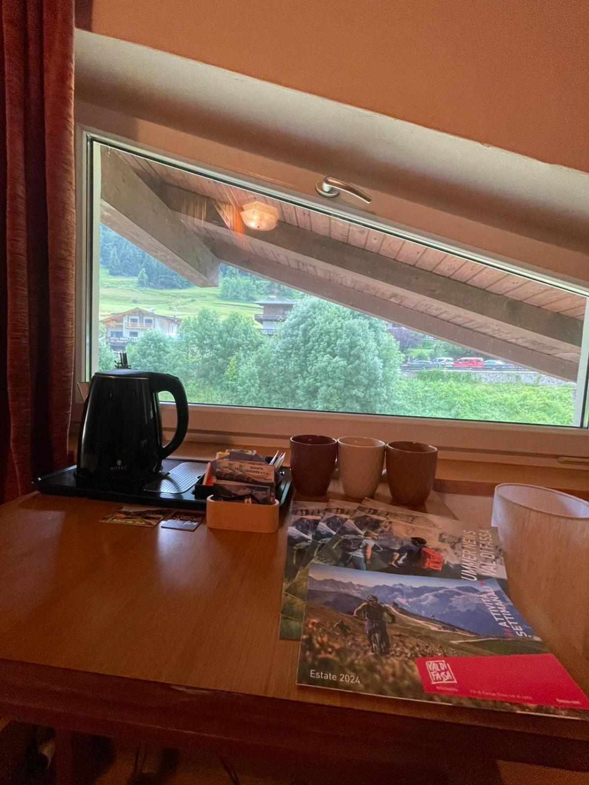 מלון Pera Picchio Rosso - Stanza Privata Con Bagno In Val Di Fassa מראה חיצוני תמונה